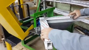 Видео презентация станка для зачистки угла створки после сварки ПВХ - УЗС-mini