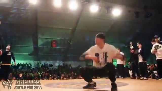 Брейк данс (тектоник и даб степ нервно курят в сторонке!) смотреть онлайн