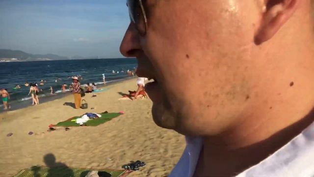 Обзор пляжа Нячанга (Вьетнам). Не покупать лобстера (лангуста) на пляже!