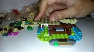 Building the Angry Birds Lego 75823 Bird Island Egg Heist NEW 2016