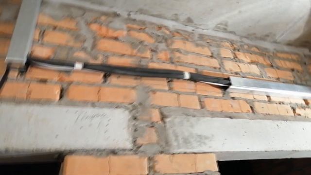 Укладка трассы в металлический короб. Мультисплит система на два этажа.