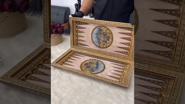 Нарды с инкрустацией для подарка. Backgammon with inlay for a gift.