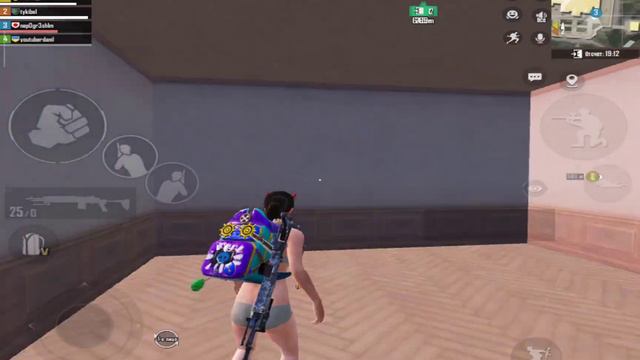 Попал за дверь магазина в METRO ROYAL смотреть онлайн