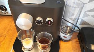 Работа кофемашины капсульной DeLonghi Nespresso EN 350.G