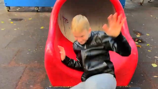 Самые свежие серии горки пожирателя! Горка пожиратель снова проказничает, нужно с этим разобраться! смотреть онлайн