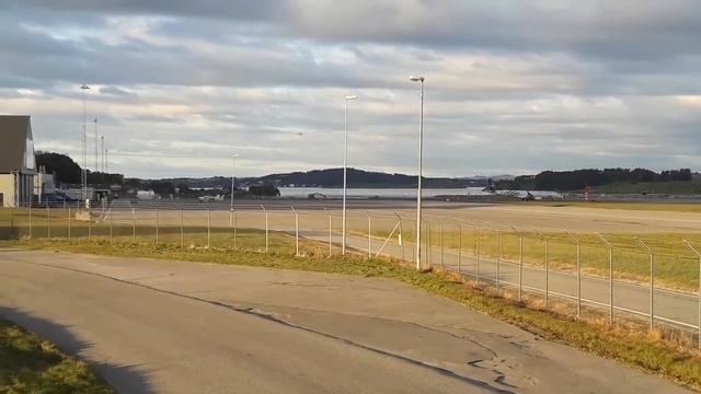Planespotting in Stavanger Airport! смотреть онлайн