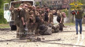 Батальон "Азов" сдается в плен