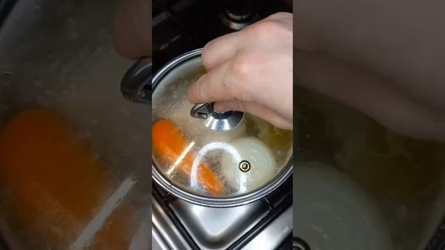 Приготовил лёгкий куриный супчик ? с зелёным горошком ? и вермишелью ? еда обрадуйживот готовим