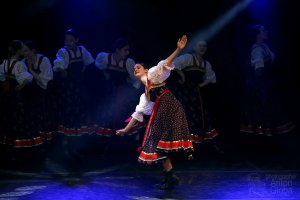 "Через речку", ансамбль танца «Вихрица». "Across the River", dance ensemble "Vihritsa".