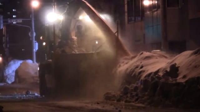 Снегоуборочный шнекоротор NICHIJO HTR401 в работе с грейдером KOMATSU GD705A (снегоуборочный ротор смотреть онлайн