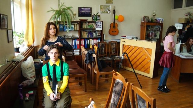 кадры подготовки к первому съёмочному дню-грим,костюм,повторение текста .Первый съёмочный день. смотреть онлайн