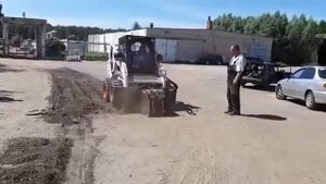 В работе. Мини погрузчик bobcat Бобкэт с навесным оборудованием
