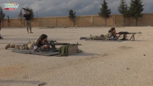 Сирийские девушки на страже Родины