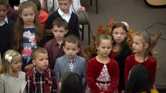 Псалом «Весь мир поёт Богу Творцу» Детский Хор Церкви «Путь Истины» Праздник Жатвы 2018 смотреть онлайн