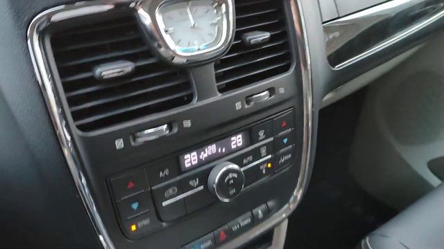 Chrysler - 2012 - Town@Country - 3.6 смотреть онлайн