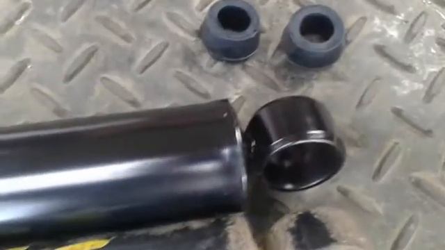 Задние амортизаторы Tokico 3576 от Isuzu Elf для 2" лифта на Isuzu Bighorn смотреть онлайн