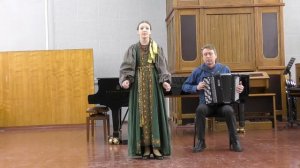 Русская народная песня "Отставала лебёдушка"