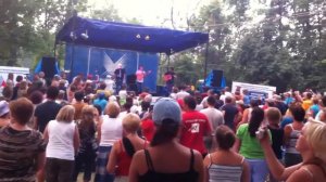 Атланты держат небо на каменных руках