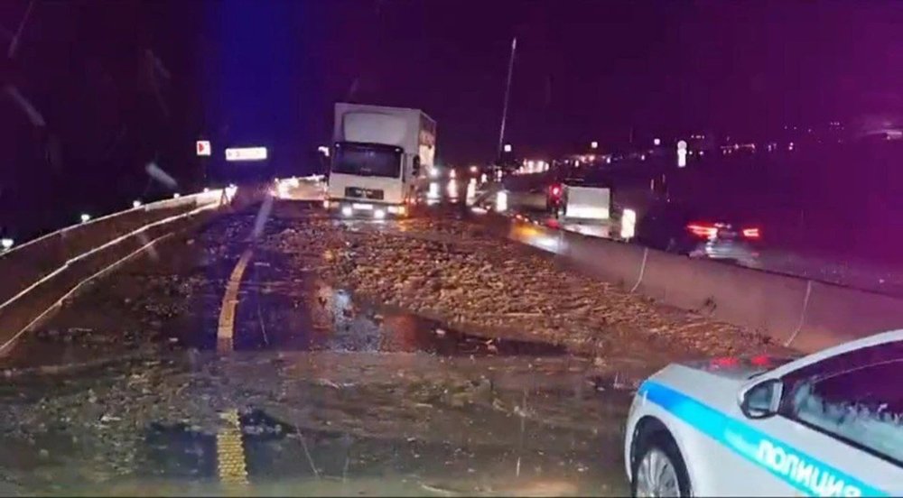 Движение на трассе "Дон" ограничено из-за схода селей / События на ТВЦ