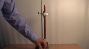 Supervision of the slowed down falling of a magnet in a copper tube.mp4