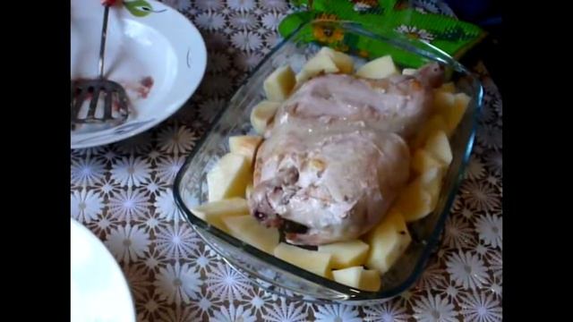 Курочка с грибами, запеченная в духовке