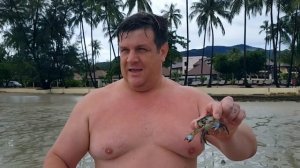 Выживаю на море! Ловля крабов! в Таиланде найти еду на пляже влог выживание