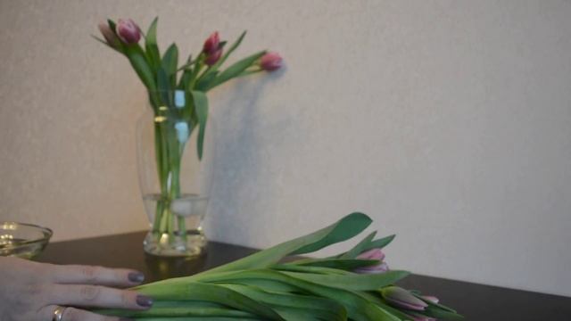 Как продлить жизнь тюльпанов и роз? смотреть онлайн