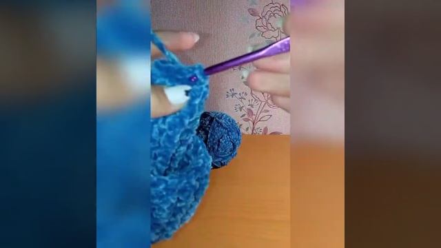 Следки из плюшевой пряжи крючком. смотреть онлайн