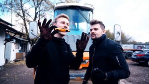 Каток против машин, зажигалок и гантели