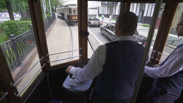 Парад ретротранспорта 2022 в Москве. Взгляд из довоенного трамвая БФ