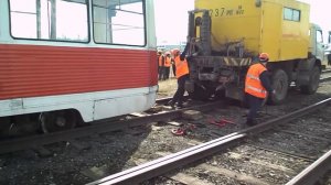 Набережные Челны - Трамвай сошел с рельсов - 10.04.2013