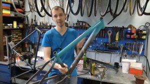 Антикоррозийная обработка стальной рамы велосипеда.