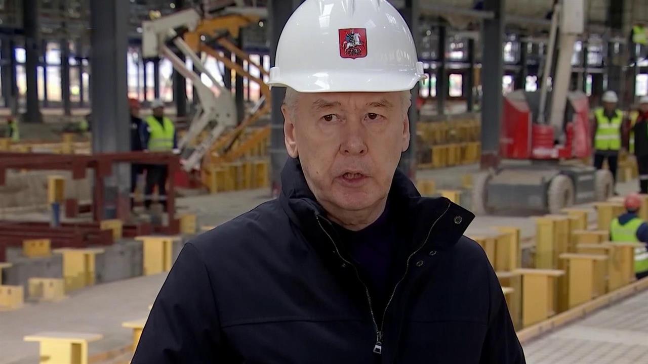 Сергей Собянин проверил ход работ в электродепо "Аминьевское"