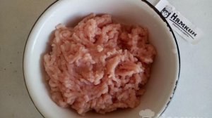 Диетические куриные котлеты в панировке из манки на сковороде