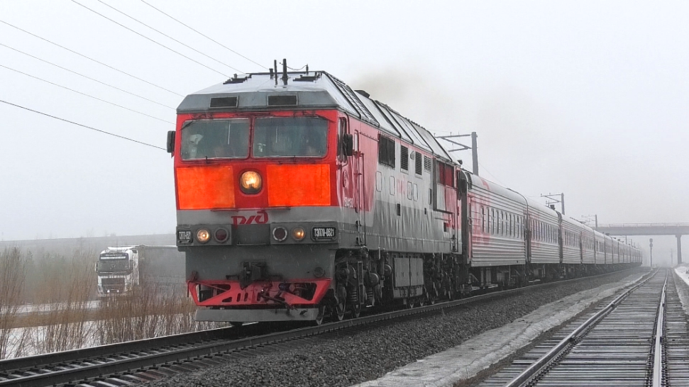 Поезд 380 оренбург новый. Тэп70 с двухэтажным поездом. М62 и 2тэ116у и тэп70бс. Тэп70бс с двухэтажным поездом Оренбург-Самара. Поезд 380у.