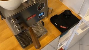 Making a Cappuccino v1.0 - Lelit PL91T Victoria - ThingsFromLife