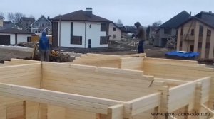 Сборка сруба из бруса