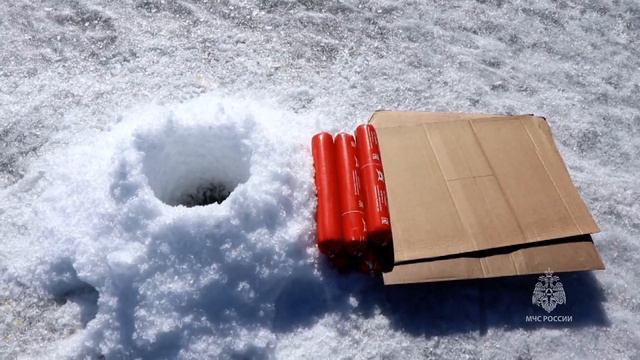 Подрывы льда на р.Амур в районе села Ушаково смотреть онлайн