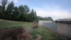 День 6 | 1 200 рублей за двор. Заработок на покосе травы триммером.