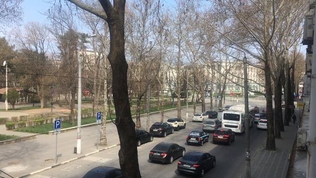 На улицах Симферополя оповещают о самоизоляции