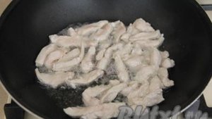 Удон с курицей и грибами