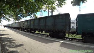 ВЛ80С-2257 отправляется с грузовым поездом от станции Лихая