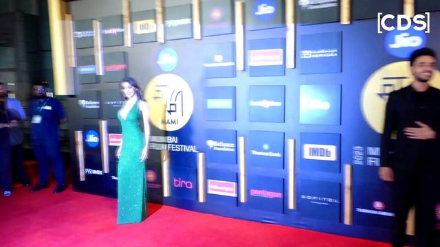 NIKKI TAMBOLI Stunning Poses At JIO Mami Mumbai Film Festival 2023 смотреть онлайн