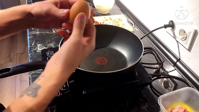 Лапша с курицей или креветками в сливочном соусе готовим