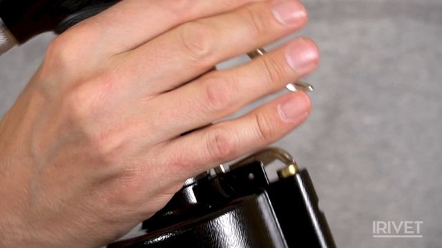 MESSER AHR 105 - пневмо-гидравлический заклёпочник для установки вытяжных заклёпок Ø 2.4 - 5.0 mm смотреть онлайн