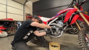 Honda CRF 300 L Oil Change & Basic Service / How To Step-By-Step Guide
