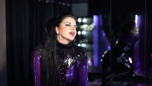 Mistress Asmondena The Latex Goddess