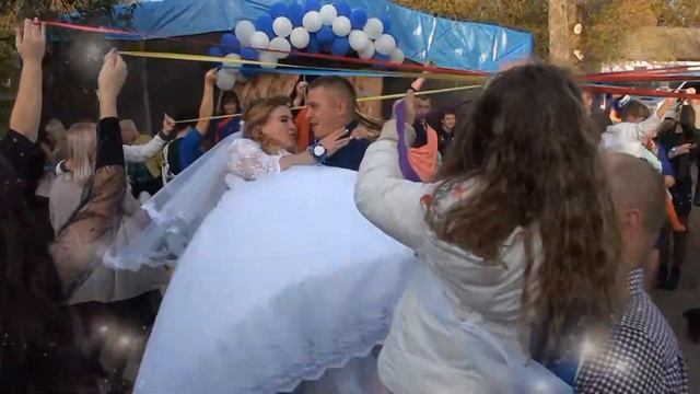 Первый танец молодоженов