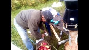Самодельная дробилка для яблок. Очень мощная и простая. Видео от Василия.