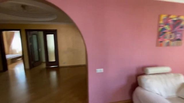 Аренда: 400.000 рублей Дом 330 м2 с бассейном в элитном коттеджном районе в центре города Сочи